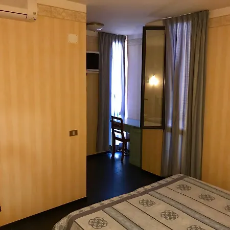 Del Ponte Ξενοδοχείο 2*